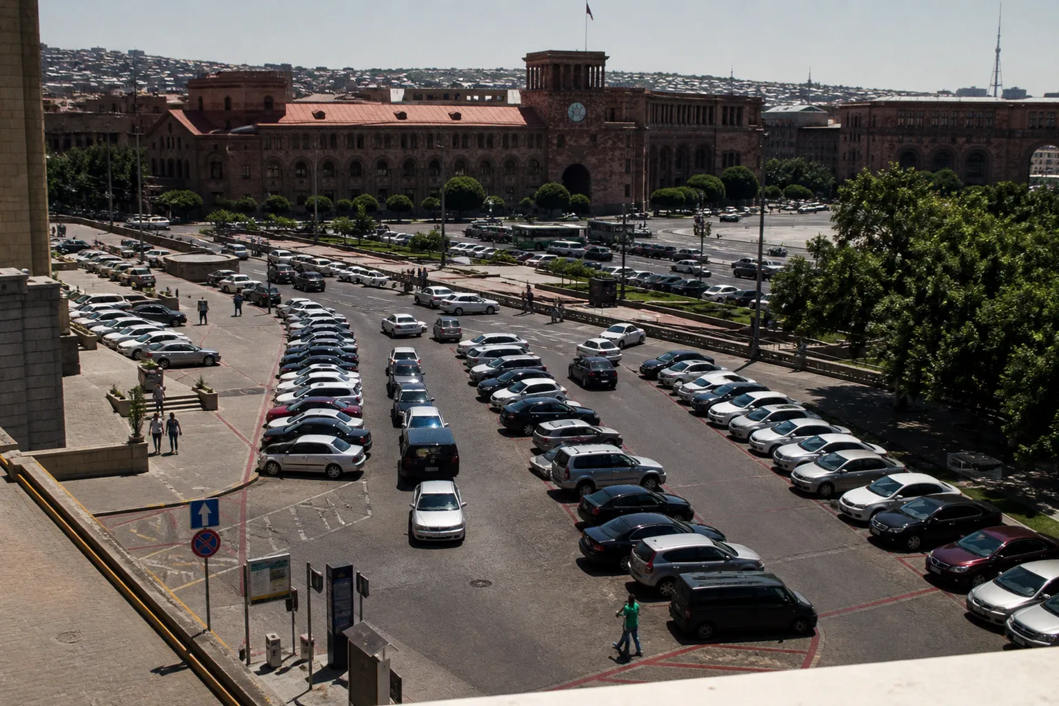 Alquiler de coches en Ereván: guía práctica para conducir en Armenia